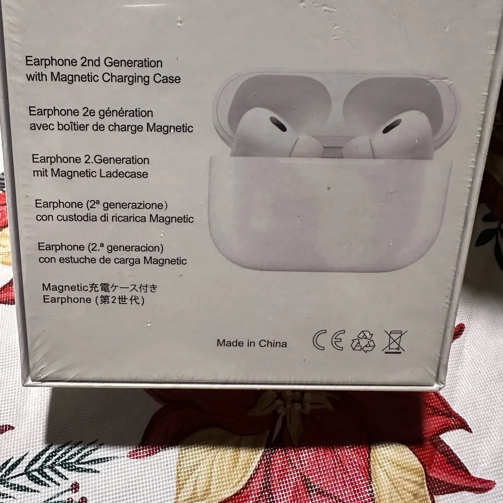 Wireless Earbuds with Magnetic Charging Case - White